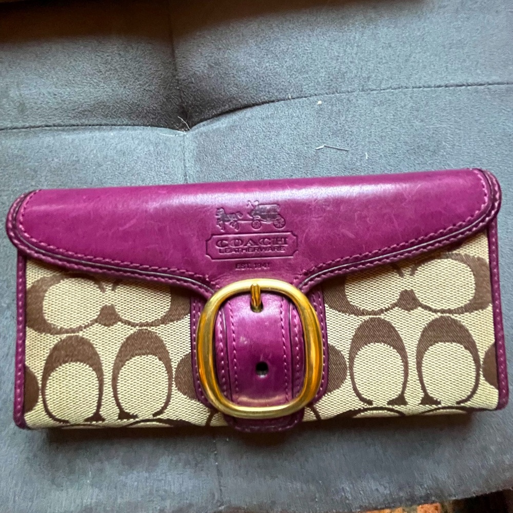 COACH Signature/Plum Wallet